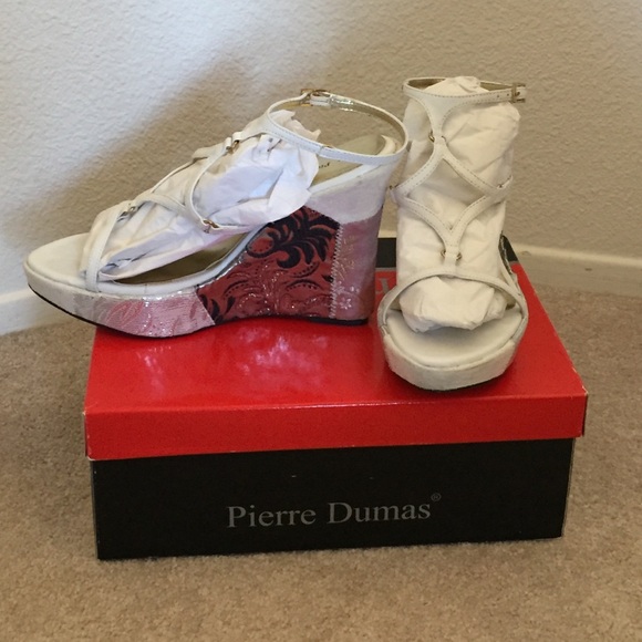 Pierre Dumas Carlee Wedges - Picture 1 of 4